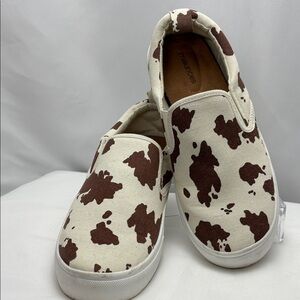 Maurices Women’s Sz9.5 Brown and White Slip-On‎ Sneakers